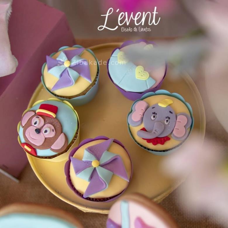 تم تولد دامبو - Dumbo